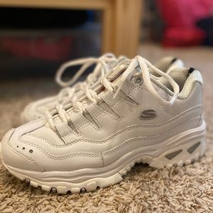 White Sketcher Sports 🤍